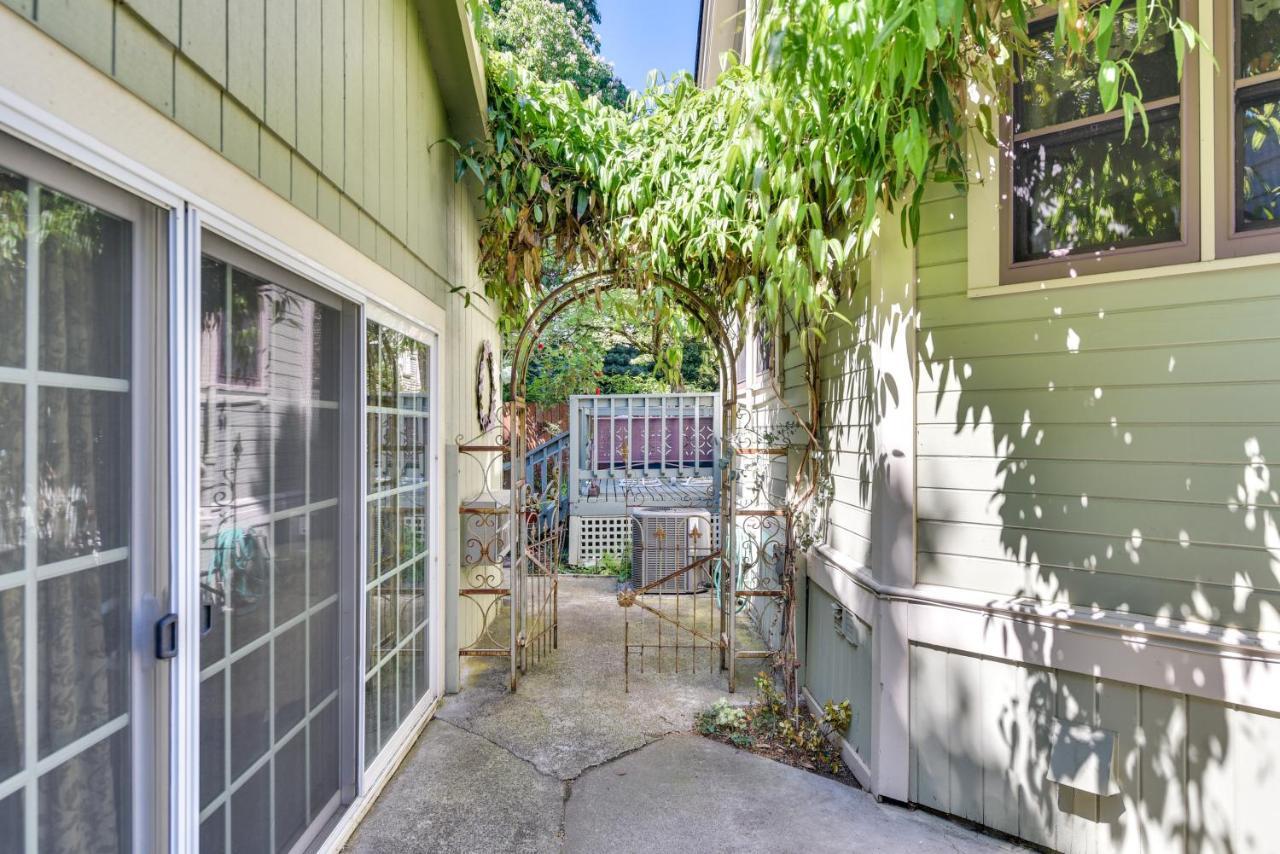 Cozy With Patio And Yard! Apartment Portland
