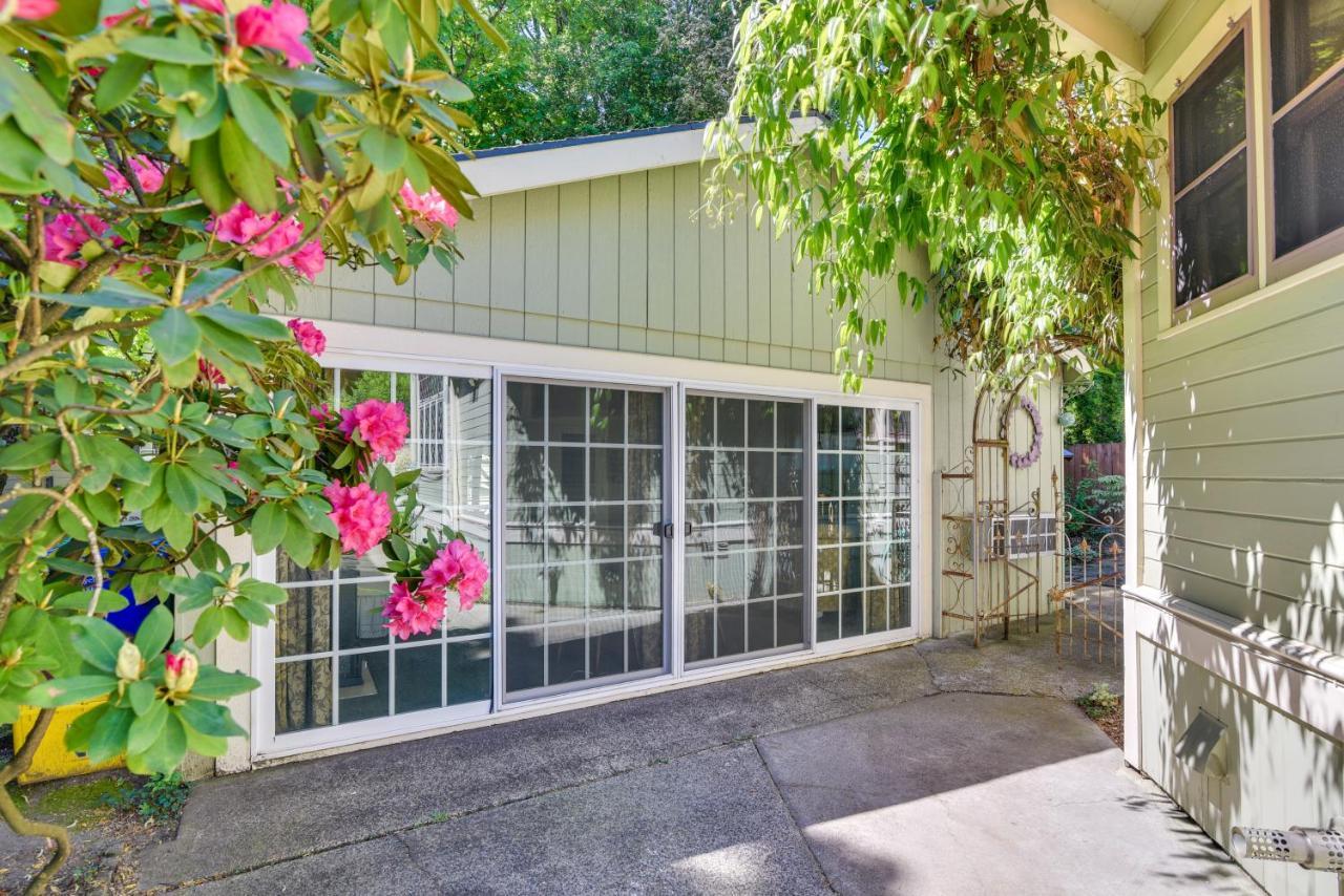 Apartment Cozy With Patio And Yard!