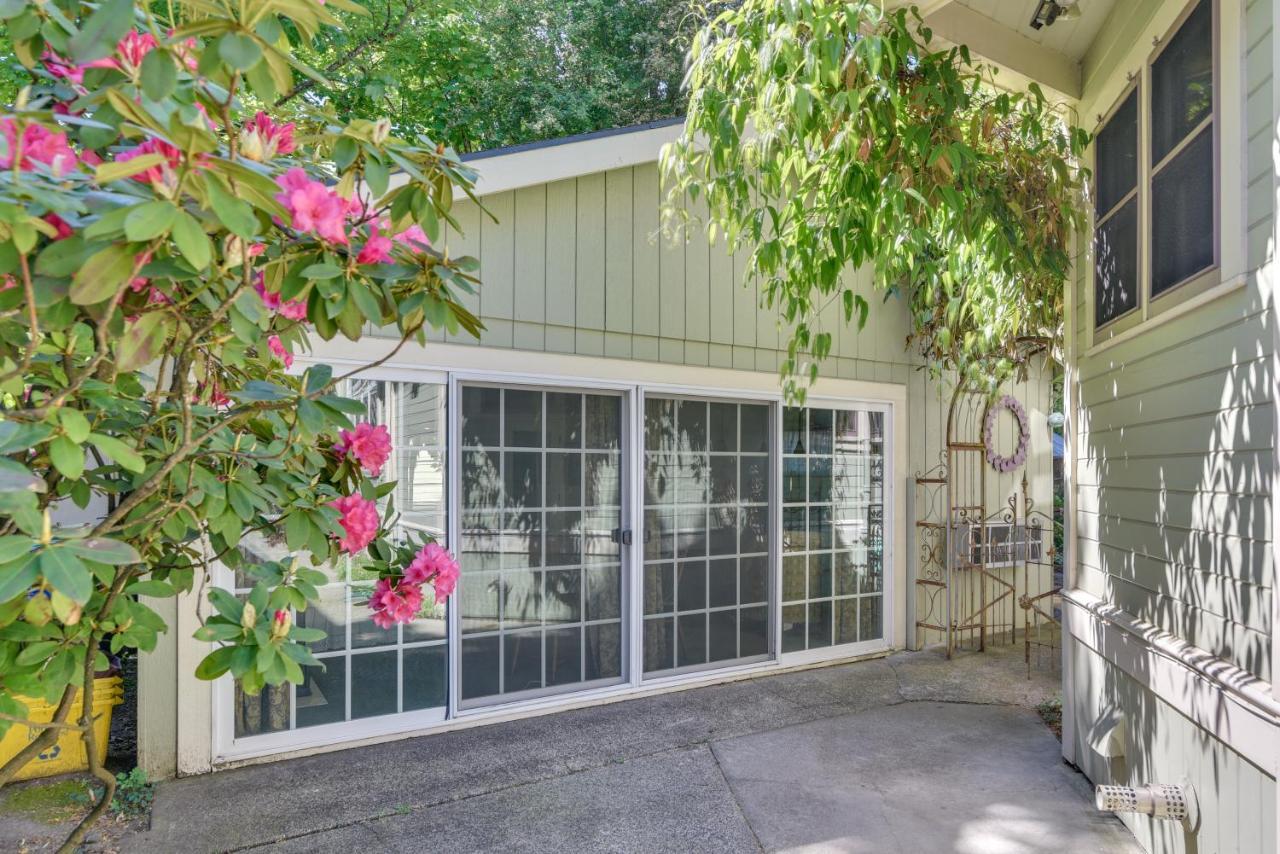 Cozy With Patio And Yard! * Portland