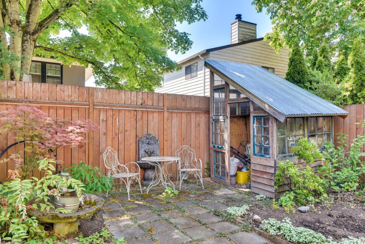 Apartment Cozy With Patio And Yard!